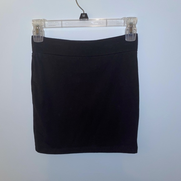 Forever 21 Women’s Skirt Size Small - Picture 2 of 2